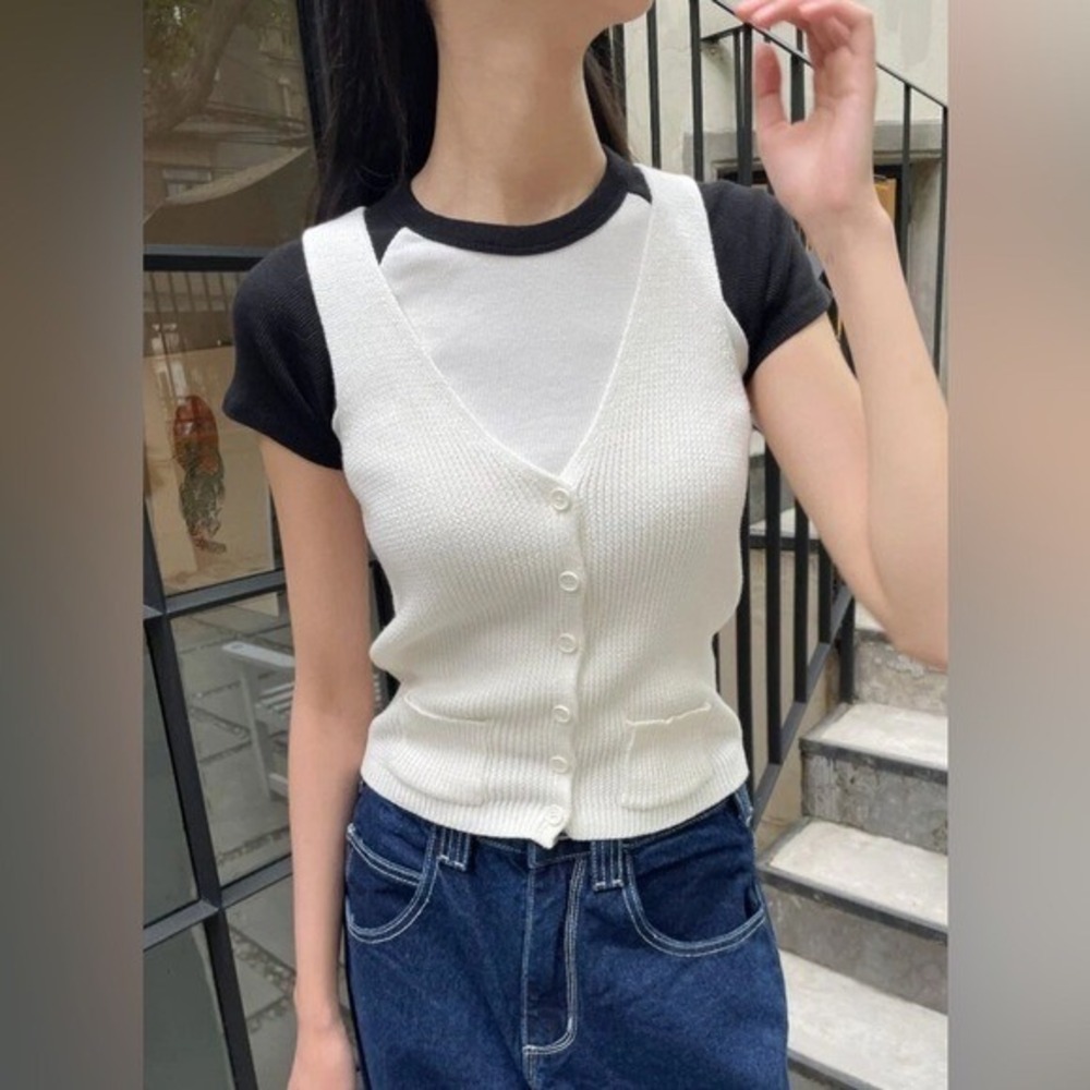 Brandy Melville Top Elizabeth Knit Sweater Vest Ivory Womens‎ Small Button Front - Picture 3 of 8
